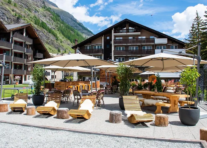 Hôtel pour familles: Schweizerhof Zermatt - A Small Luxury Hotel