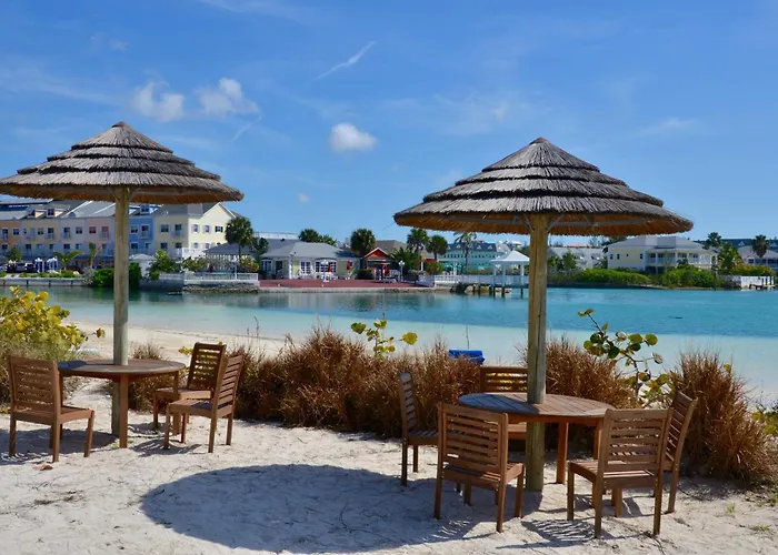 Hotel: Sandyport Beach Resort