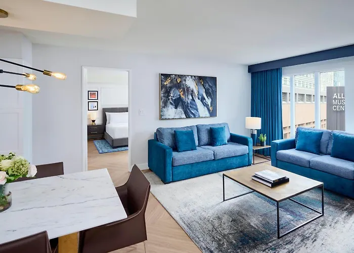 Hotel with view: Pantages Hotel Toronto Centre