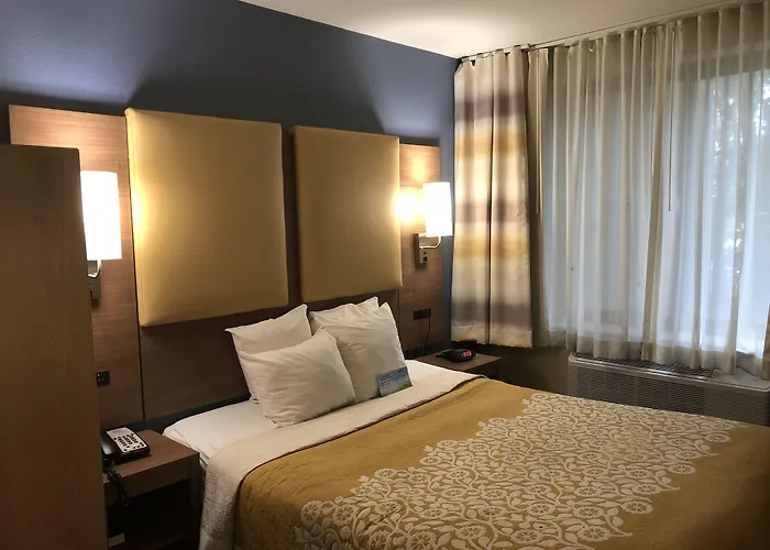 Family Hotel: Days Inn Brooklyn