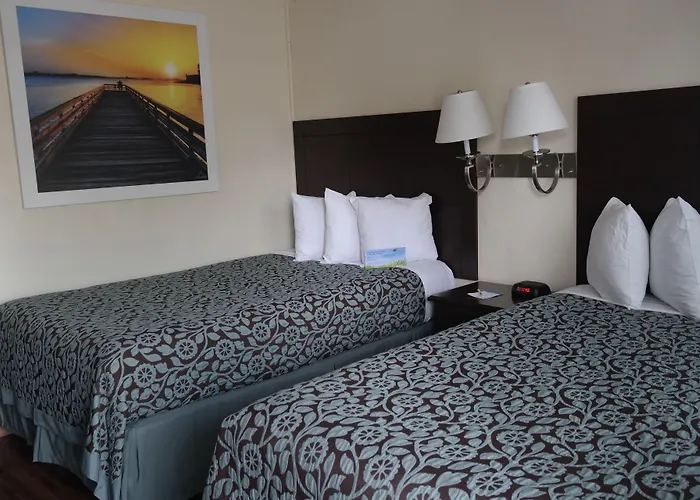 Central hotel: Days Inn By Wyndham Santa Maria