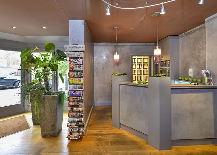 Airport Hotel By The New Yorker