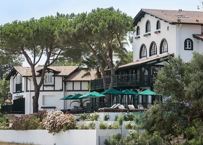 Resort: Les Hortensias du Lac - Fontenille Collection