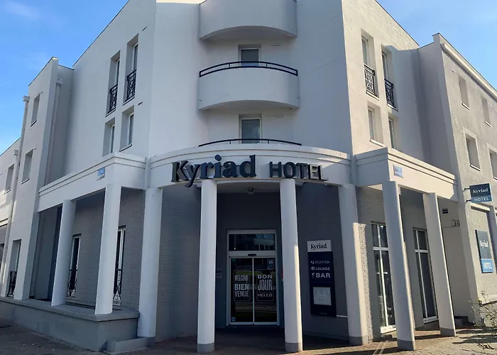 Kyriad Gare - Grand Palais