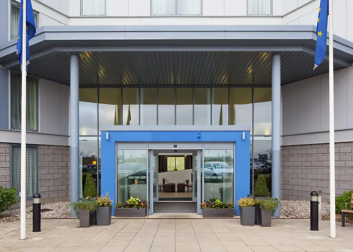 Family Friendly Hotels Holiday Inn Express London Stansted Airport By Ihg