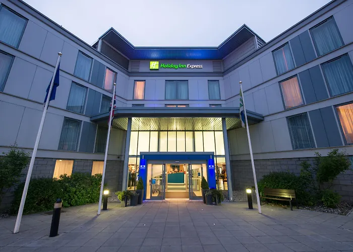 Family Friendly Hotels Holiday Inn Express London Stansted Airport By Ihg