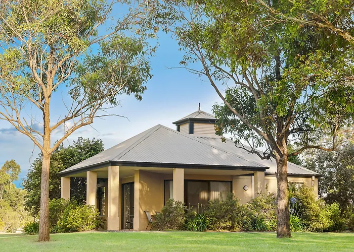 Hotel with Tennis: Leisure Inn Pokolbin Hill