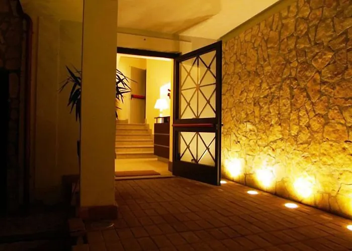 Hotels Close to Airport Strand