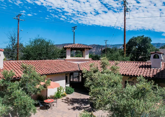 Hotel with Tennis: Su Nido Inn