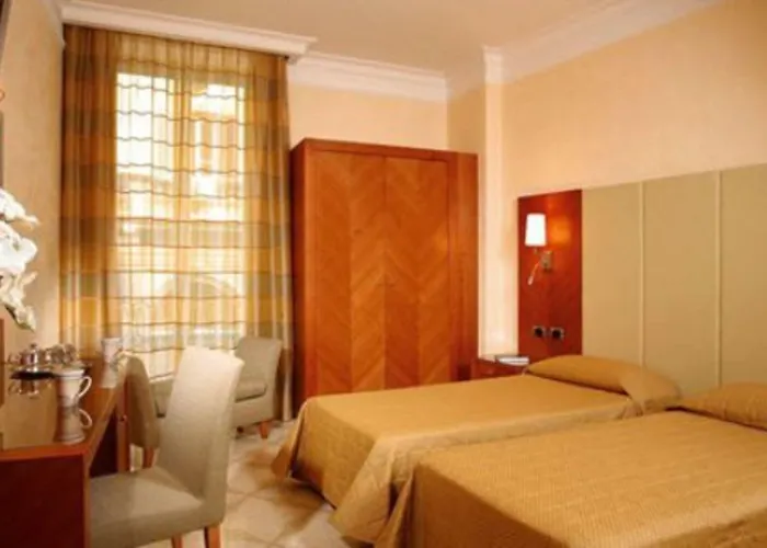 Casa de hóspedes: Suite Opera Rooms