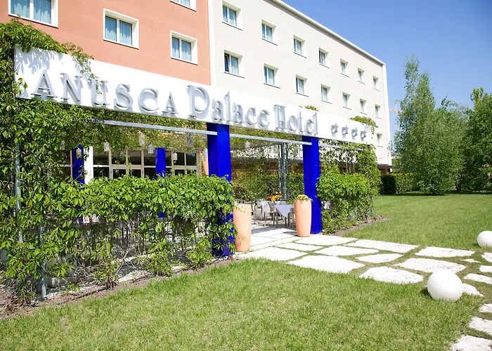 Anusca Palace