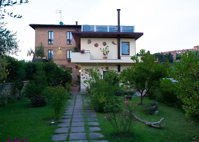 Hotel Ping Pong: Hotel Ristorante Piccolo Chianti