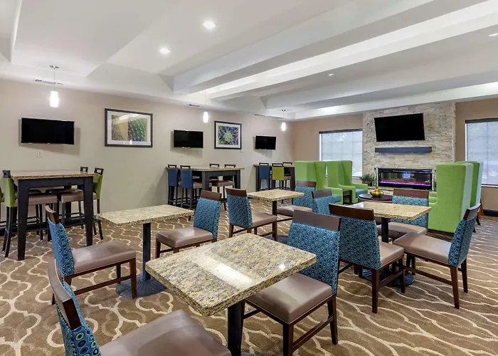 Comfort Inn & Suites