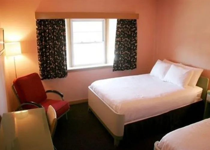 Holiday Music Motel