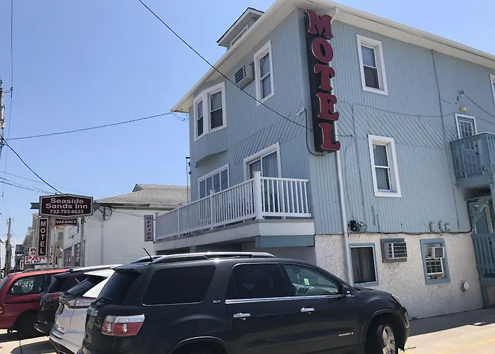 Hotel with view: Seaside Sands Inn
