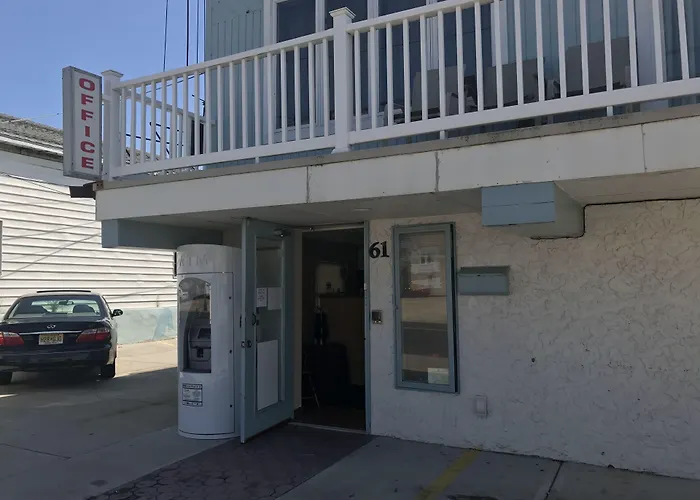 Hotel with view: Seaside Sands Inn