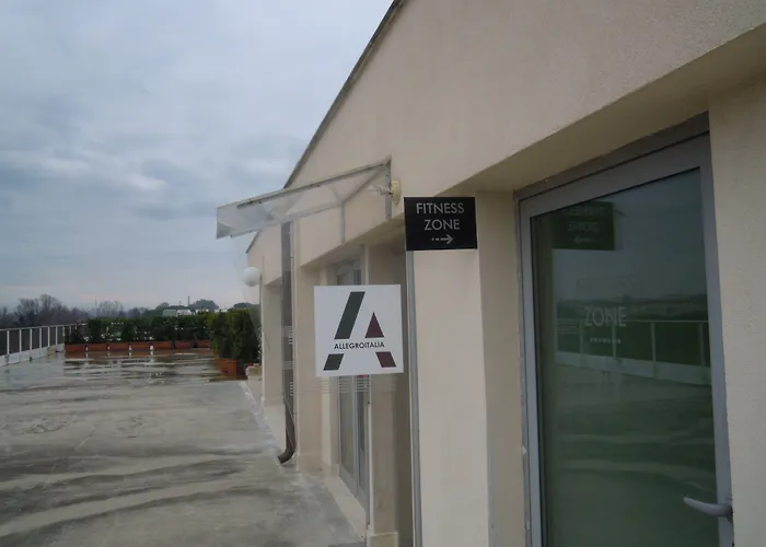 Hotel con piscina: Hotel Pisa Tower Plaza