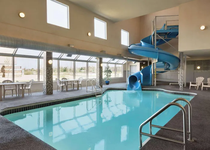 Golf hotels Days Inn By Wyndham Regina Airport West