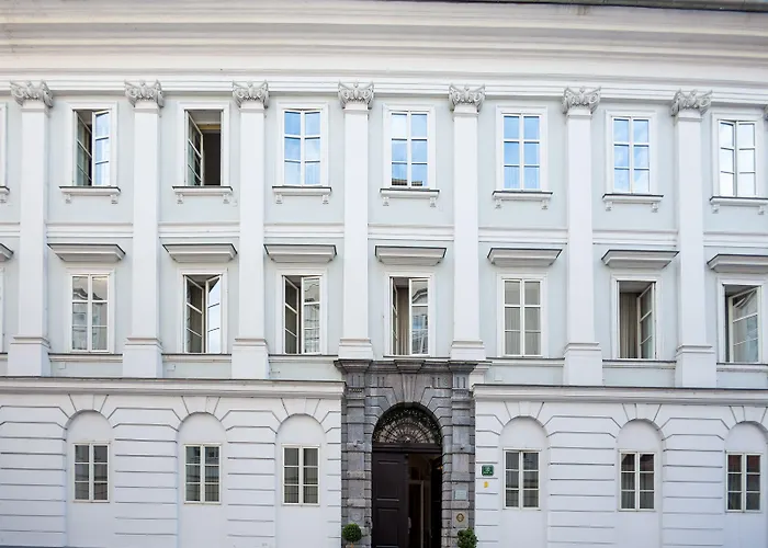 Antiq Palace - Historic s Of Europe