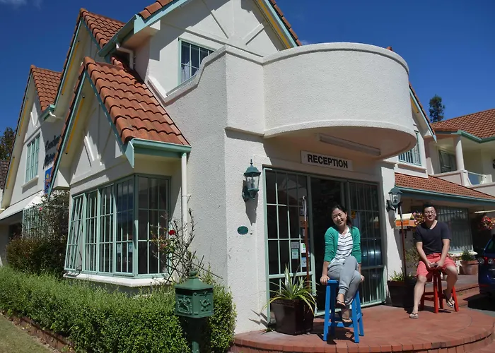 Hotels Close to Airport Rotorua Coachman Spa