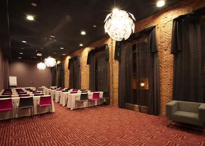 5 star hotel: Petit Palace Savoy Alfonso XII