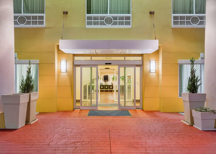 Spa Hotel: Holiday Inn Express And Suites Alpine By Ihg