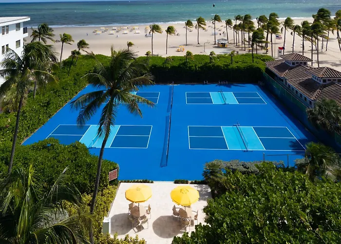 Hotels with a view Lago Mar Beach And Club