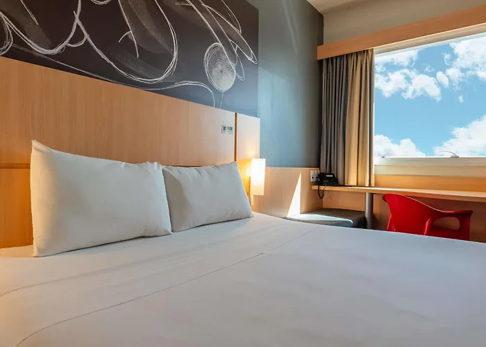 Hotel barato: Ibis Guaratingueta Aparecida - Circuito da Fé