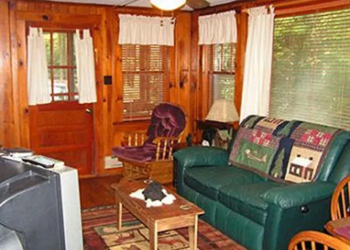 Resort: Cabins At Twinbrook Resort