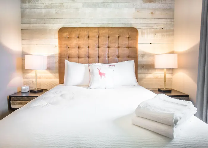 Cheap hotel: Lamphouse By Basecamp