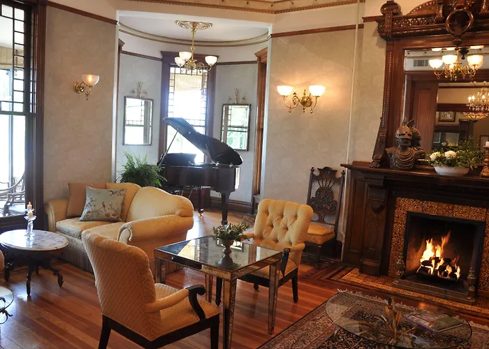 Resort: Baker House Hotel