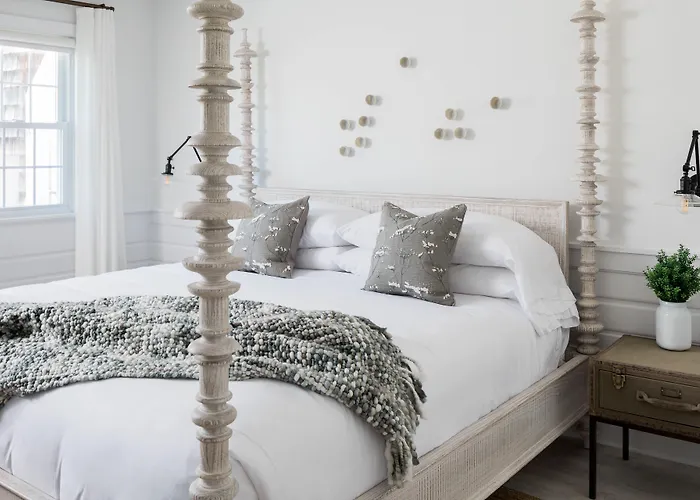 Luxury hotel only: The Coonamessett