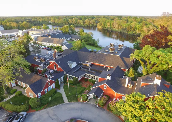 Luxury hotel only: The Coonamessett