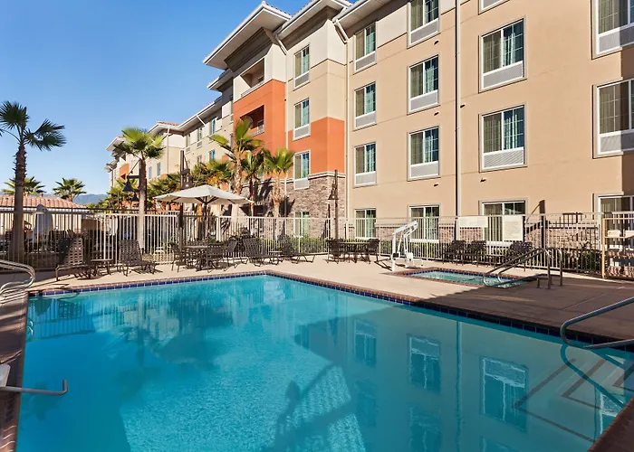 Beach hotel: Hampton Inn & Suites San Bernardino