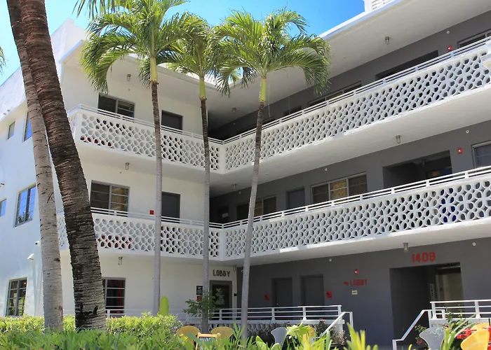 Beach Hotels Gaythering - Gay - All Adults Welcome