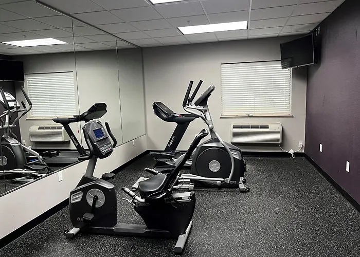 Cheap hotel: Baymont By Wyndham College Station