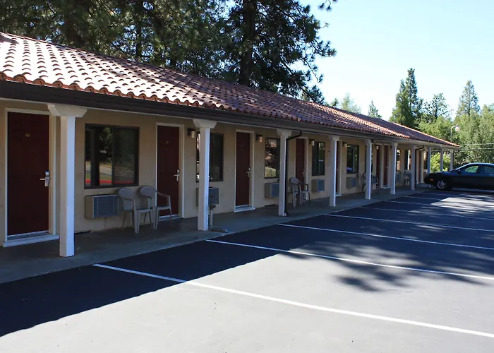 Motel: Gold Trail Motor Lodge