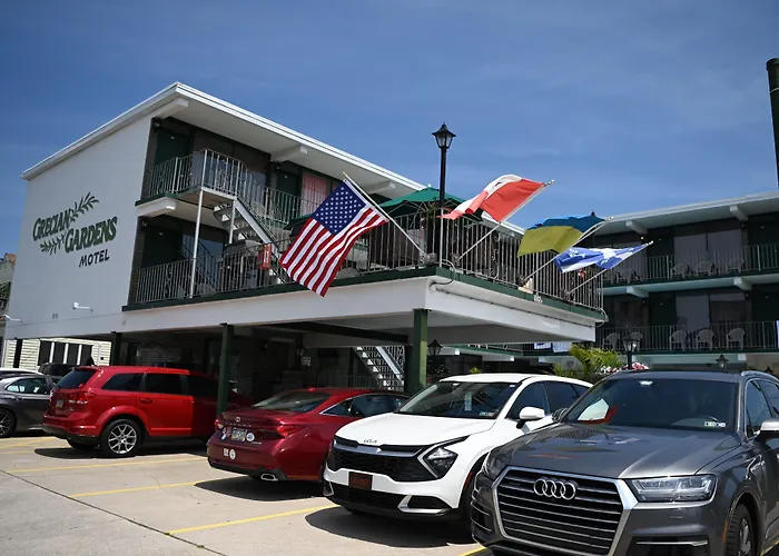 Motel: Grecian Garden Motel