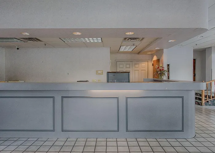 Hotel with Tennis: Best Western Plus Apple Valley Lodge Pigeon Forge