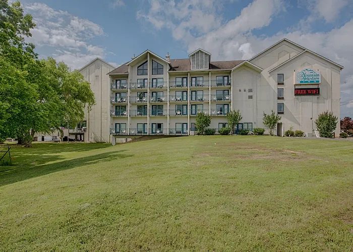 Hotel with Tennis: Best Western Plus Apple Valley Lodge Pigeon Forge