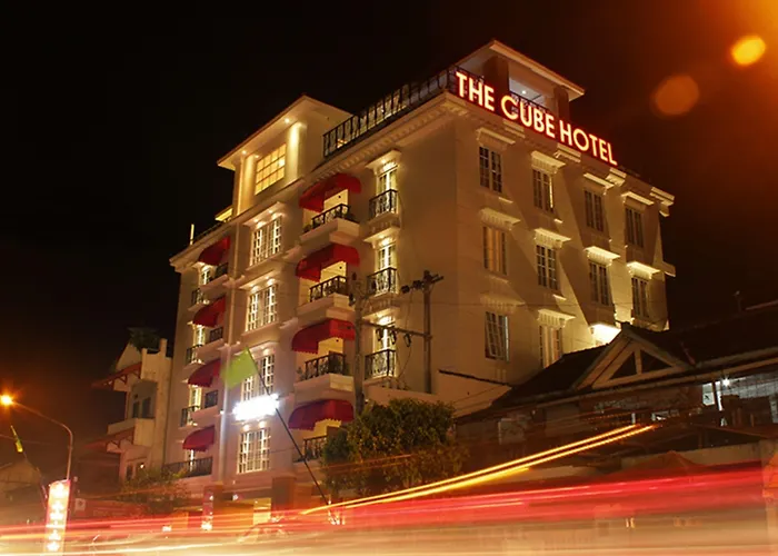 Cube Malioboro, Azana s Collection