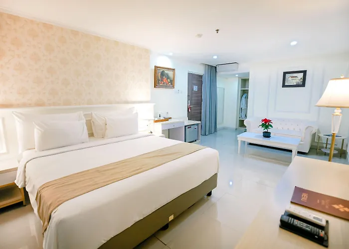 Cube Malioboro, Azana s Collection