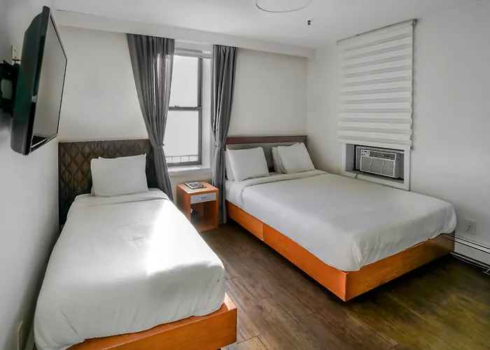 3 star hotels Midtown West