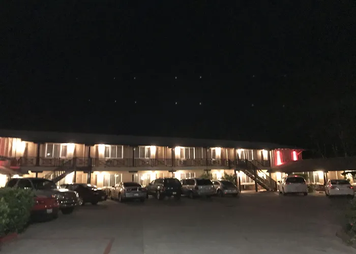 Motel: Red Bluff Inn