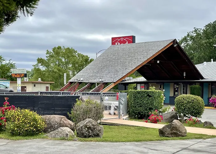 Motel: Red Bluff Inn