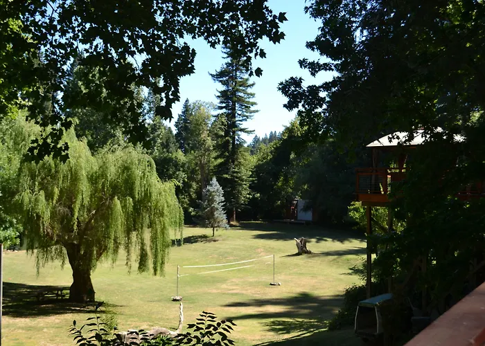 3 star hotel: Guerneville Lodge