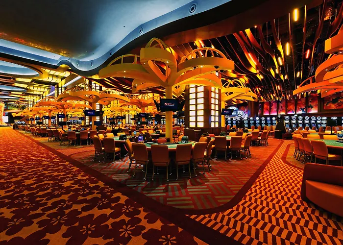 s World Sentosa - Festive