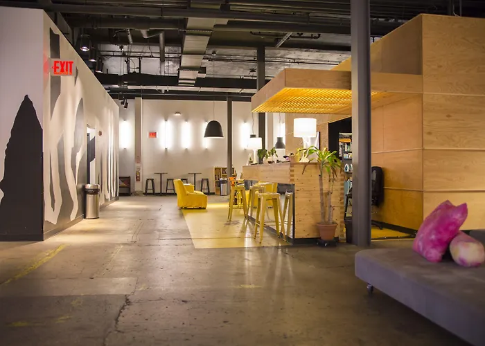 Motel: The Local Ny Hostel
