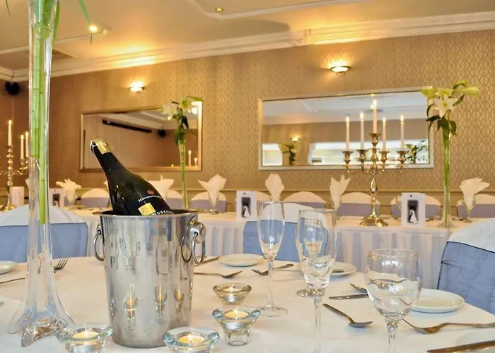 Family Hotel: Maples House Hotel
