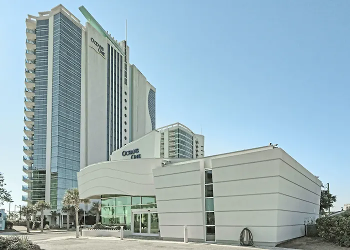 3 star hotel: Oceans One Resort